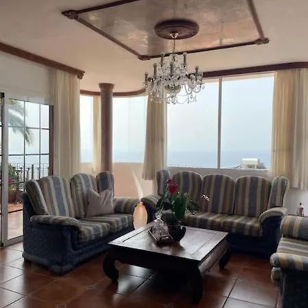Вилла Maravilla With Sea Views Лос Менорес
