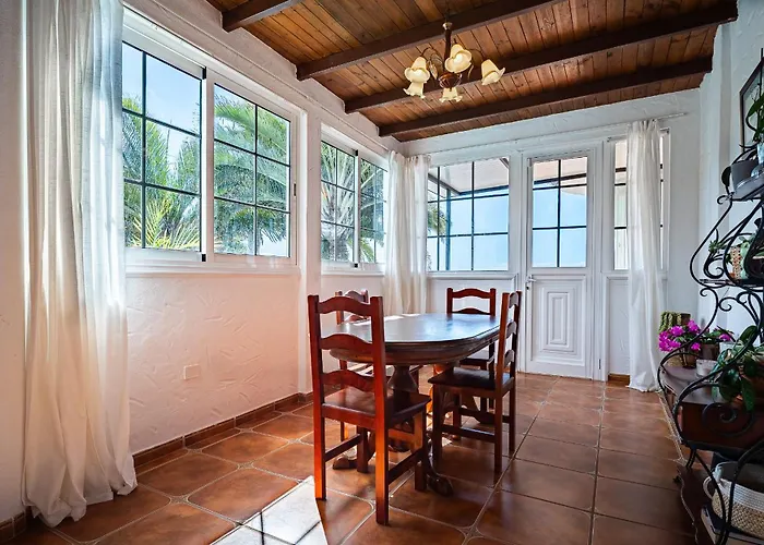 Вилла Maravilla With Sea Views *