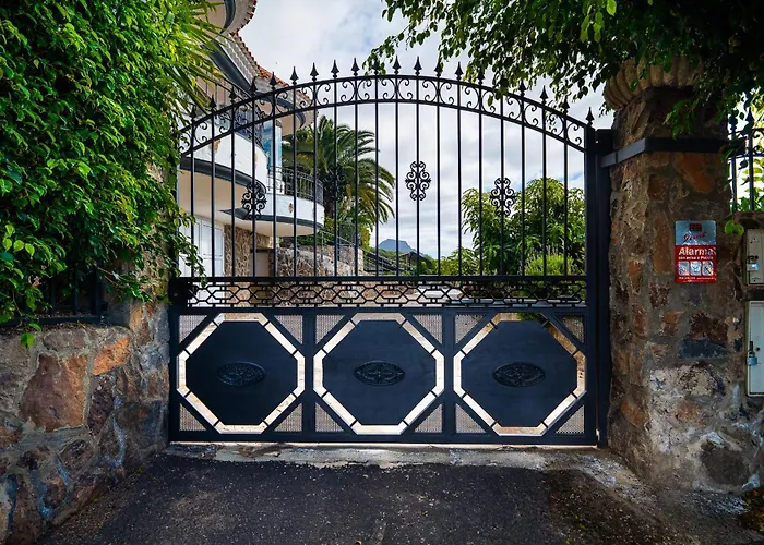 Maravilla With Sea Views *