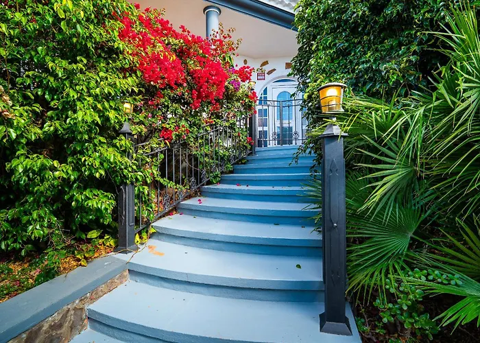 Maravilla With Sea Views